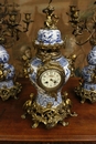 style Clock set in Porecelain and bronze, Belgium 19th century