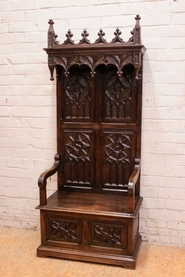Gothic style throne chair in oak