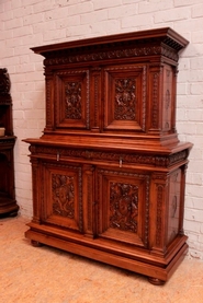 Quality renaissance style cabinet in walnut