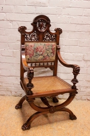 Renaissance arm chair in walnut