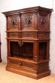 Top quality renaissance style cabinet in walnut