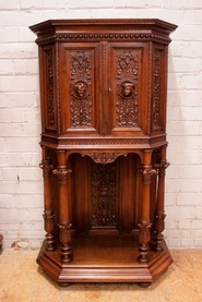 Top quality renaissance/gothic cabinet in walnut
