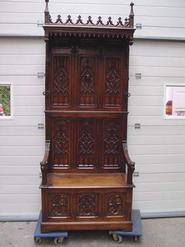 walnut gothic hall bench 19° century