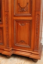 Henri II style Bookcase in Walnut, France 19th century