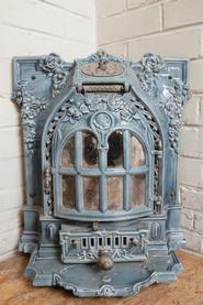 Little enamelled decoration stove