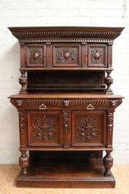 Walnut Henri II 5 doors cabinet 19th century