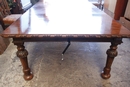 style Table and chairs in Walnut, English 19th century