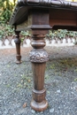 style Table and chairs in Walnut, English 19th century