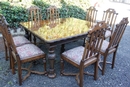 style Table and chairs in Walnut, English 19th century