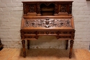 Renaissance style Desk in Walnut, France 19th century