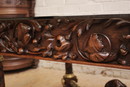 Renaissance style Table in Walnut, France 19th century