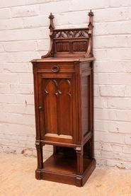 Gothic End table in walnut