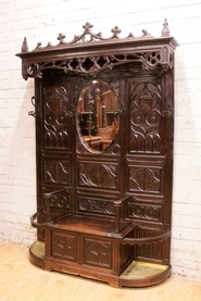 Gothic hall bench in oak