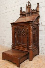 Gothic Prayer Bench