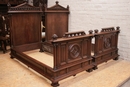 Gothic style Twin beds in Walnut, France 19th century