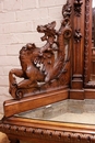 Renaissance style Planter in Walnut, italie 19th century