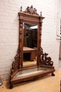 Renaissance style Planter in Walnut, italie 19th century