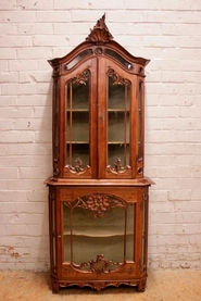 Louis XV display cabinet in walnut