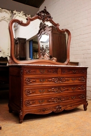 Louis XV style Commode in mahogany