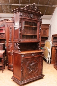 Narrow hunt cabinet oak