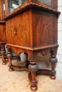 style Display cabinets in Walnut, England 19th century