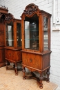 style Display cabinets in Walnut, England 19th century