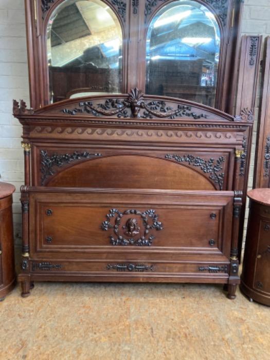 Quality directoire bedroom in mahogany 