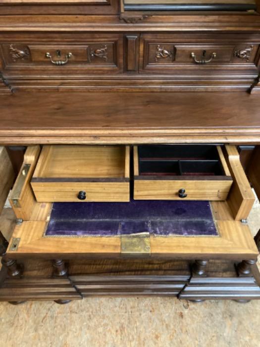 Quality renaissance secretary desk in walnut