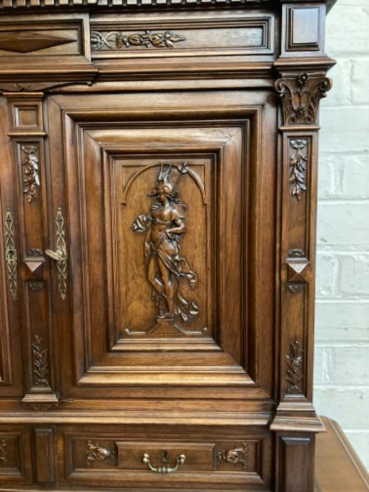 Quality renaissance secretary desk in walnut