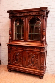 Renaissance Display cabinet in walnut