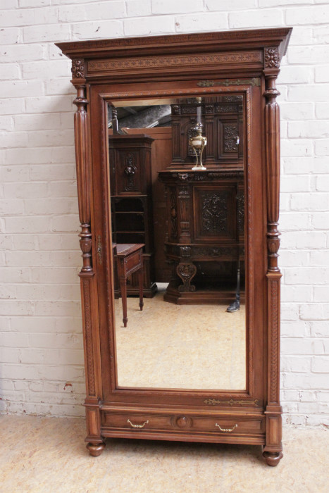 Single Door Henri Ii Armoire In Walnut 250euro 500euro Houtroos