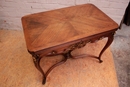 Louis XV style Table in Walnut, France 19th century