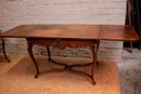 Louis XV style Table in Walnut, France 19th century