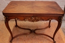 Louis XV style Table in Walnut, France 19th century