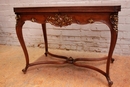 Louis XV style Table in Walnut, France 19th century