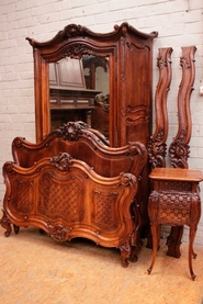 Special model Louis XV bombe bedroom set in walnut