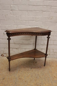 Special model Louis XVI table in walnut